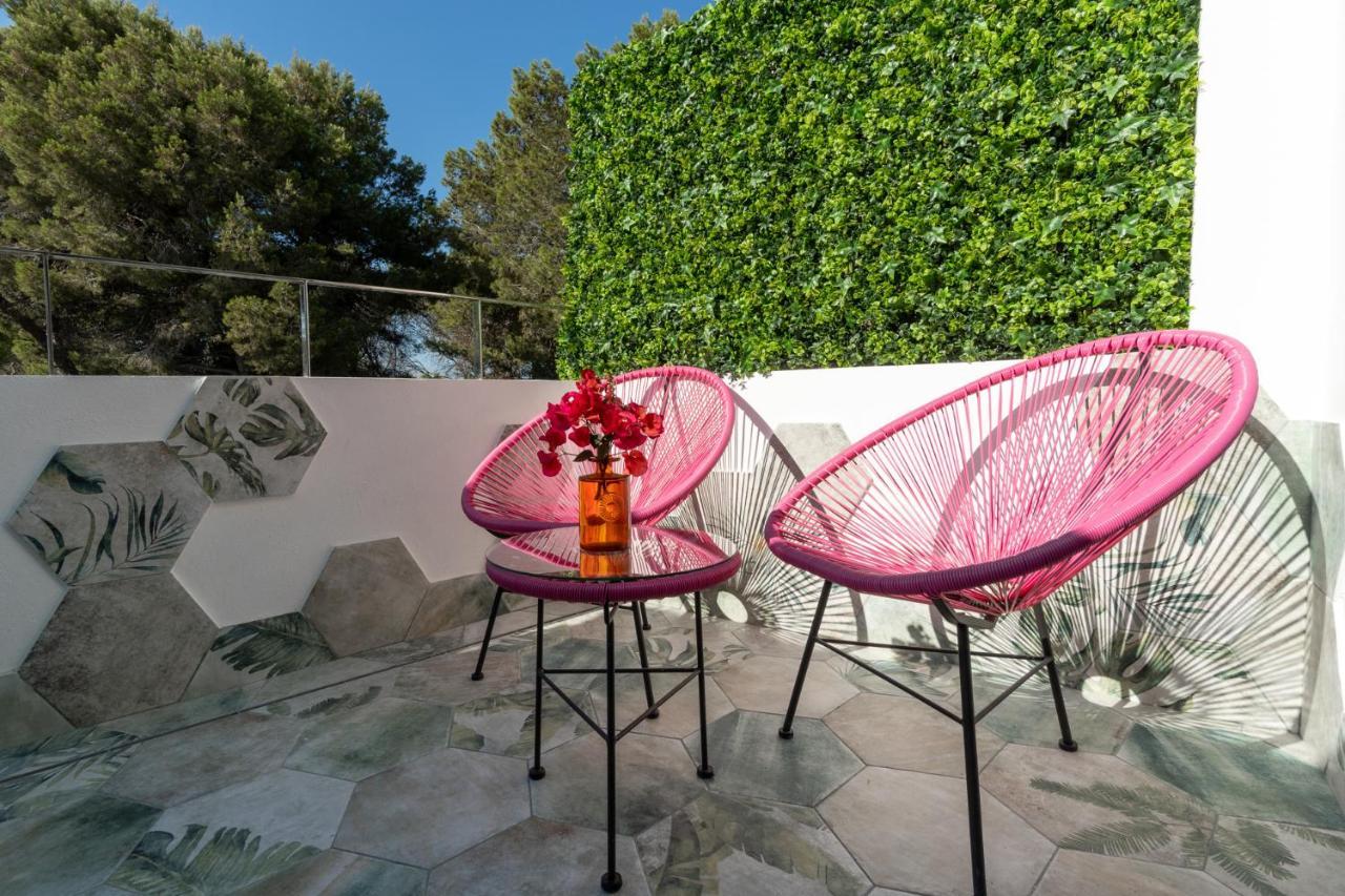 סאנט קארלס דה פראלטה Hostal Restaurante Pou Des Lleo מראה חיצוני תמונה