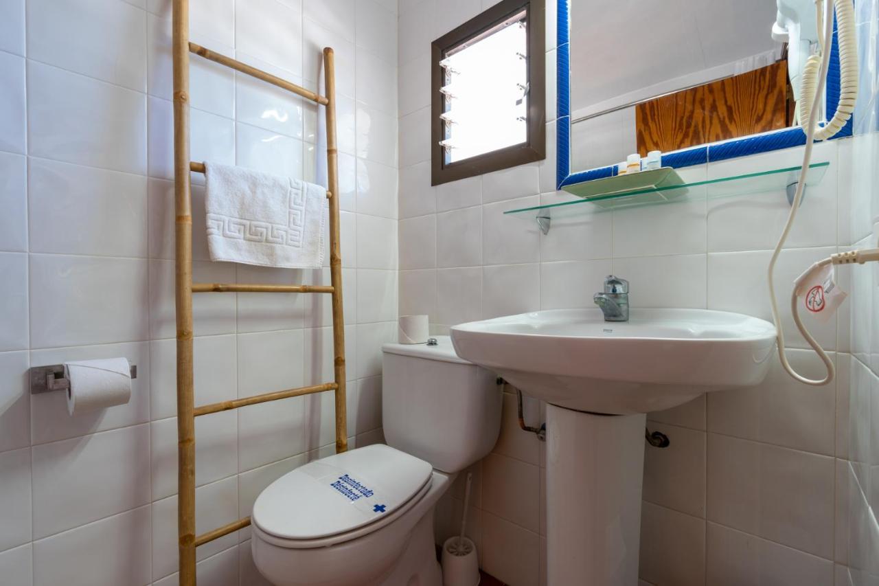 סאנט קארלס דה פראלטה Hostal Restaurante Pou Des Lleo חדר תמונה
