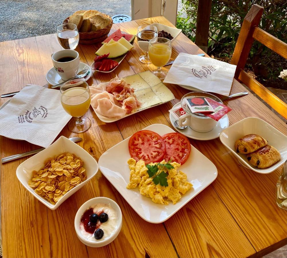 סאנט קארלס דה פראלטה Hostal Restaurante Pou Des Lleo מראה חיצוני תמונה