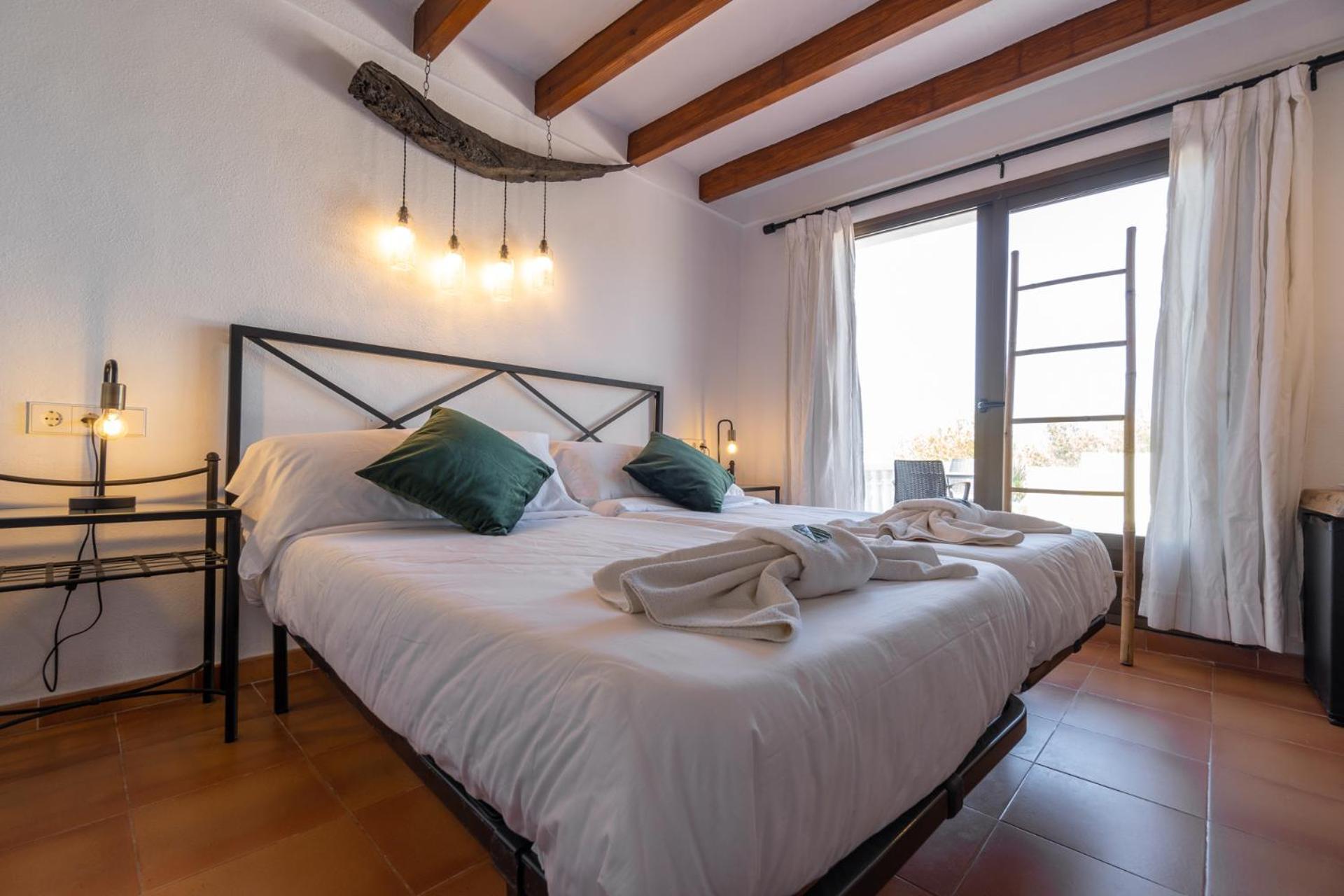 סאנט קארלס דה פראלטה Hostal Restaurante Pou Des Lleo מראה חיצוני תמונה