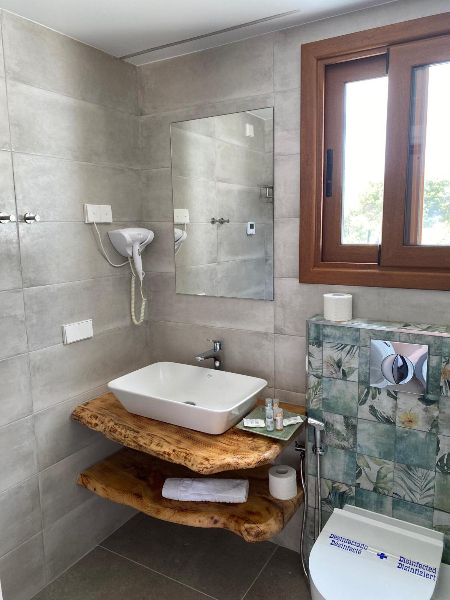 סאנט קארלס דה פראלטה Hostal Restaurante Pou Des Lleo חדר תמונה