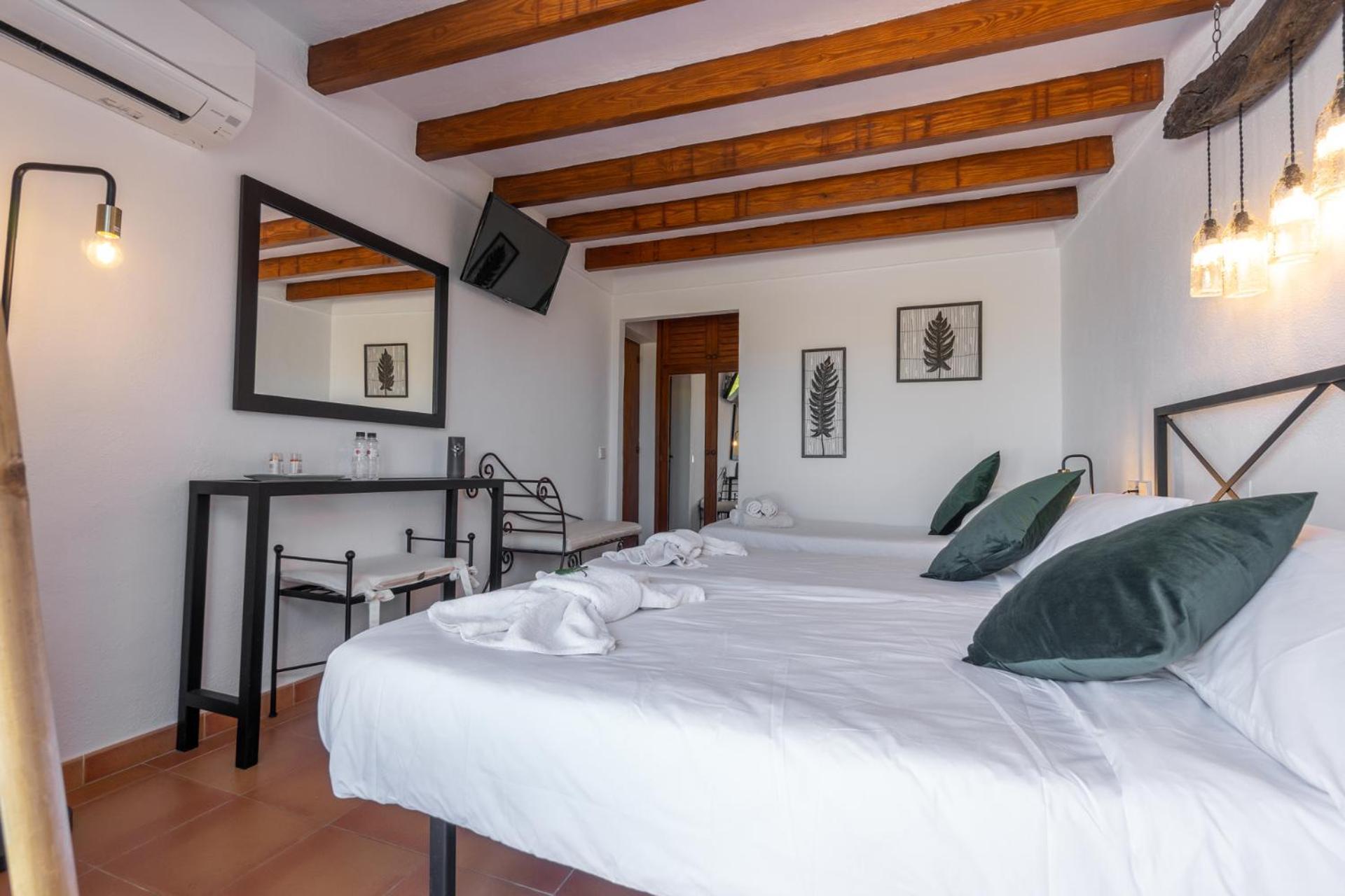 סאנט קארלס דה פראלטה Hostal Restaurante Pou Des Lleo חדר תמונה